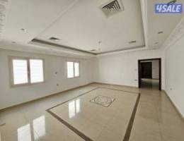  شقة في الدسمة صالة كبيرة  ٤ غرف ٣ حمامات 