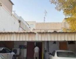  الاجار شقه بشرق الاحمدي 