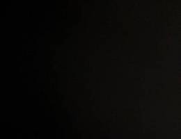  شقة من ثلاث غرف ماستر + صالة + مطبخ  غرفة صغيره تكييف مركزي ومصعد 