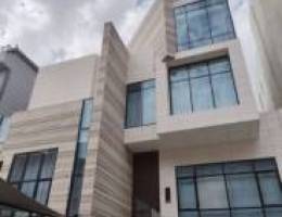  للايجار دوبلكس  و دور ارضي في الفنيطيس ودور في القرين 