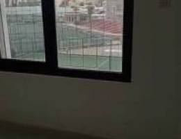  اجار دور كامل بالدسمة اماًم ملعب قريب يم الجمعية  مكون من ٦ غرف ماست 