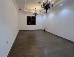  للإيجار شقة في غرب مشرف ٣ غرف نوم  وغرفة ناني 