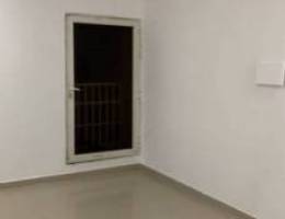  للإيجار شقة غرفة وصاله وحمام ومطبخ 